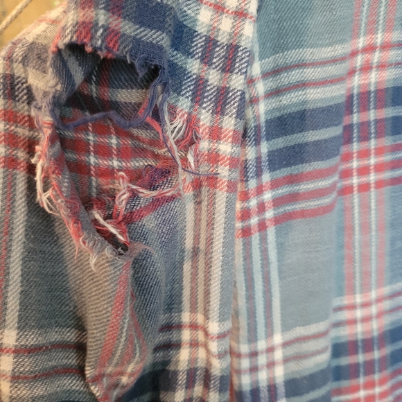 AE large distressed blue flannel womens - Picture 2 of 2
